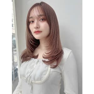 小顔ミディアムレイヤーカットワンカール前髪シースルーバング　