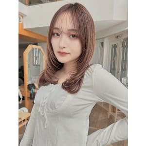 小顔ミディアムレイヤーカットワンカール前髪シースルーバング