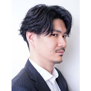 センターパートビジネススタイル - メンズサロン growth天神店【メンズサロングロウ】 メンズカット/メンズパーマ/眉毛【メンズサロン グロウ テンジンテン メンズサロングロウ  メンズカット メンズパーマ マユゲ】掲載中