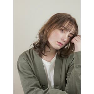 大人ミディアム大人レイヤースタイル