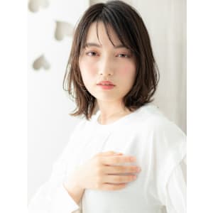 ゆるふわミディアムレイヤーカット小顔ウェットヘア30代40代 - COVER HAIR & SPA bliss【カバーヘア アンド スパ ブリス】浦和/浦和西口店【カバー ヘア アンド スパ ブリス ウラワ ウラワニシグチテン】掲載中