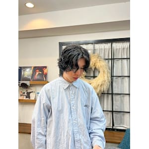 大きめのカールで作るセンターパート