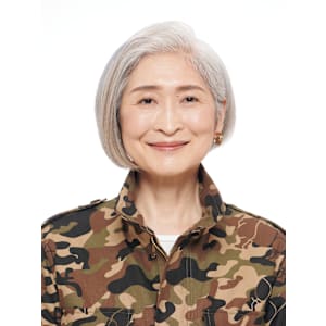 グレイヘアに人気◎白髪を活かしたショートボブ