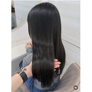 《高橋亜美》ダークブラウン/大宮/レイヤーカット - elu by lovis【エル バイ ラビス】掲載中