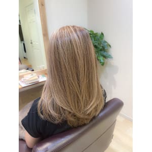 白髪ぼかし細めハイライト30代40代50代【藤沢　藤沢駅】 - STELLA by KENJE【ステラバイケンジ】掲載中