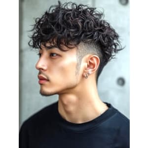 ツイストスパイラルパーマ ツーブロック フェードカット