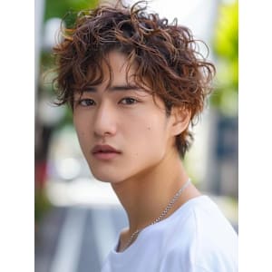 ツイストスパイラルパーマ 束感 ツーブロック ブラウンカラー