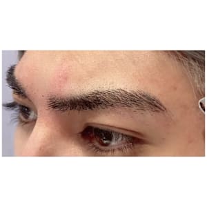 ストレート眉毛【高田馬場　眉毛Wax出来るヘアサロン】