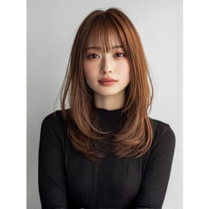 ミルクティーアッシュ 顔周りレイヤー 前髪カット 艶髪