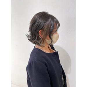 グレージュ×シルバー