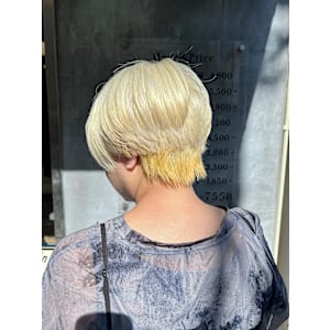 プラチナブロンド×ネオンイエローインナーカラー - BUZZIot/h【バジオットエイチ】掲載中