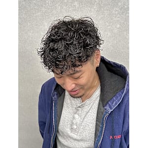 大人の男らしさを引き出すパーマスタイル - CØDE by KENJE【コードバイケンジ】掲載中