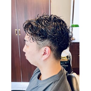 【20代 男性】ロンドンツーブロックパーマ（大宮/バーバー） - Graceful Barber London【グレイスフルバーバーロンドン】掲載中
