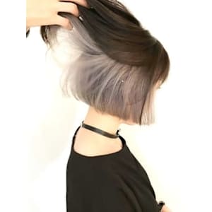 モード × ボブ × グレージュ × インナーカラー