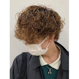 メンズパーマ波巻きツイストスパイラル刈り上げセンターパート