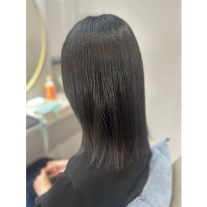 暗髪ツヤツヤ外ハネスタイル♪