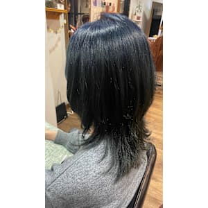 木賀　絵莉子〉ウルフ×暗髪ブルーブラック