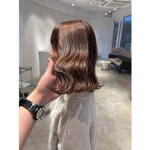 抜け感アッシュブラウン寒色カラー