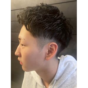 アップバング ニュアンスパーマ ツーブロック フェードカット - THIS IS BARBER 2nd【ディスイズバーバーセカンド】掲載中