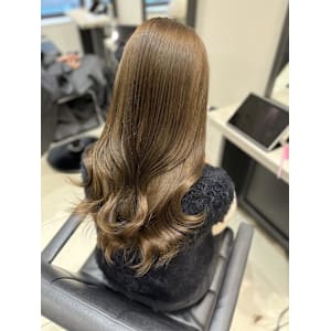 Mako オリーブグレージュ ブリーチなし 透明感 銀座