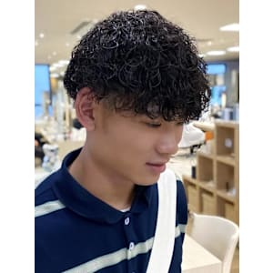 メンズパーマ波巻きツイストスパイラル刈り上げセンターパート