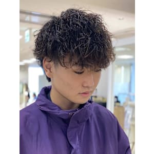 メンズパーマ波巻きツイストスパイラル刈り上げセンターパート