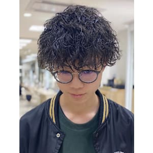 メンズパーマ波巻きツイストスパイラル刈り上げセンターパート