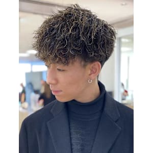 メンズパーマ波巻きツイストスパイラル刈り上げセンターパート