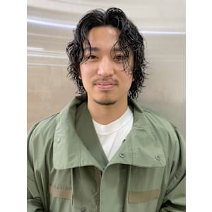 センターパートマッシュウルフパーマ波巻きツイストスパイラル