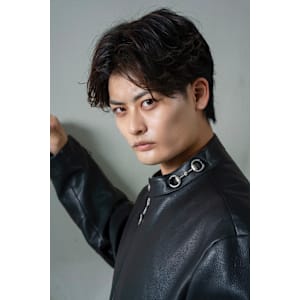 フェザーパーマ×センターパート/メンズ - MEN'S SOURCE 堺東【メンズ ソース サカイヒガシ】掲載中