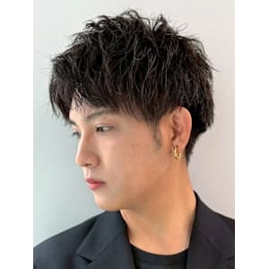 ツイストパーマ 眉毛カット アップバング ツーブロック 束感