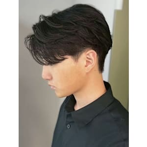 カルマパーマ 韓国ヘア ツーブロック センターパート 20代