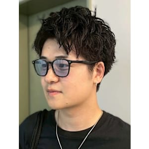 スパイキーショート センターパート アップバング ツーブロ