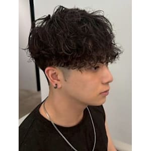 刈り上げ スパイラルパーマ 束感 前髪パーマ フェードカット