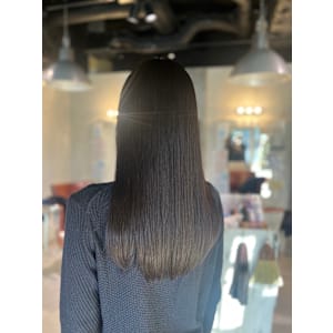 【艶感ストレートのミディアムスタイル】 - SANKARI 真法院店【サンカリ シンポウインテン】掲載中