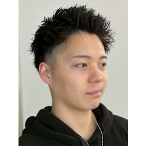 アップバング 刈り上げ ツーブロック スパイキーショート