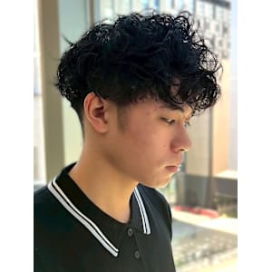 スパイラルパーマ ツーブロック 束感 マッシュパーマ 20代