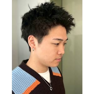 スパイキーショート フェードカット アップバング 30代