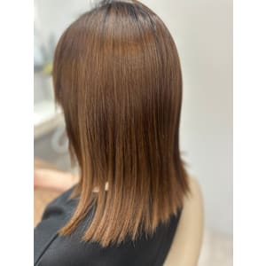 ハイトーン外ハネミディアムボブ♪