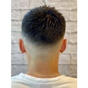 フェード×クロップスタイル - 銀座マツナガ 新宿野村ビル店【ギンザマツナガ シンジュクノムラビルテン】掲載中