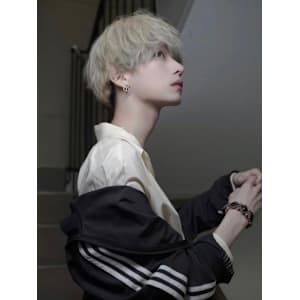 ブロンドマッシュヘア