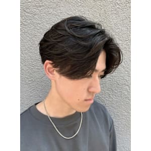 柔らか質感の大人センターパート