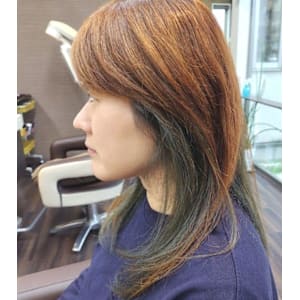 ミディアムヘア　インナーカラー