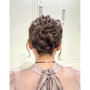 【定番パーティーヘア】