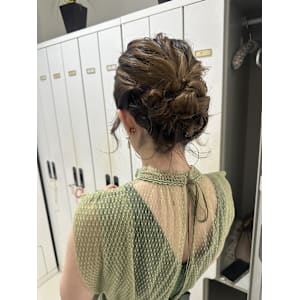 お呼ばれヘアー