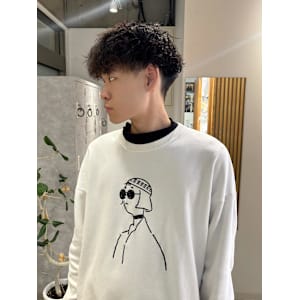 takumi/縦落ちスパイラルパーマ - MOON by KENJE【ムーンバイケンジ】掲載中