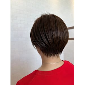 襟足の束感がかわいい大人ショート - Hair Resort LAULEA【ラウレア】掲載中