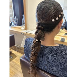 ●結婚式はツヤ可愛いローポニーで●