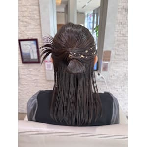 お呼ばれに◎ カチモリハーフアップの艶まとめ