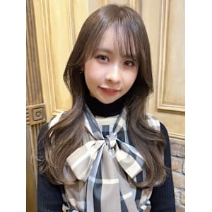 ヘーゼルブラウン/ミディアムレイヤー/ゆるふわミディアム - alia by artina 橋本店【アリアバイアルティナ ハシモトテン】掲載中